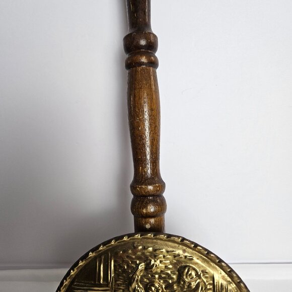 English Brass & Wood Bed Warmer – Embossed Scene Design – 19" Long Vintage - Picture 3 of 12